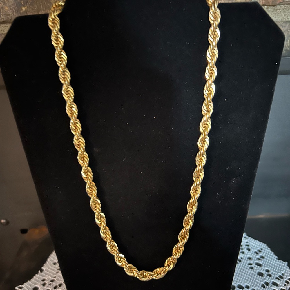 Elegant Gold Rope Chain Necklace